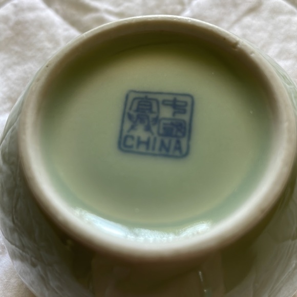 Moss/minty  green small covered trinket container - Picture 3 of 6